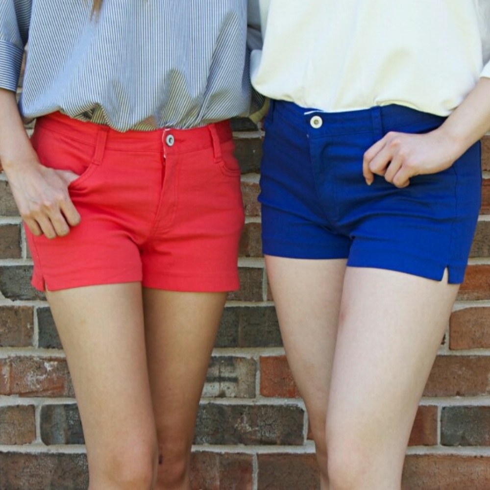 COLORED SHORT SHORTS